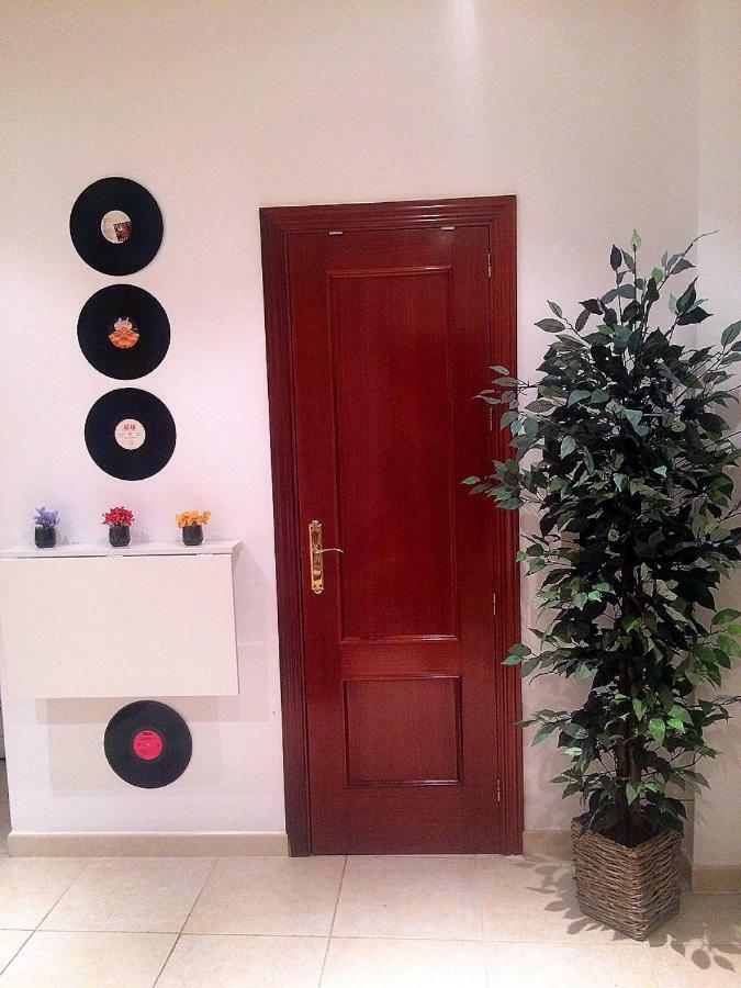 Apartamento Mon Cheri Malaga Exterior photo