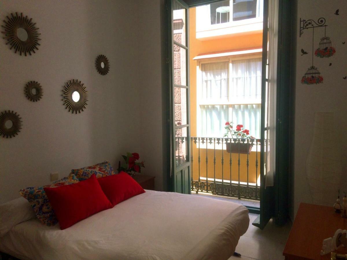 Apartamento Mon Cheri Malaga Exterior photo